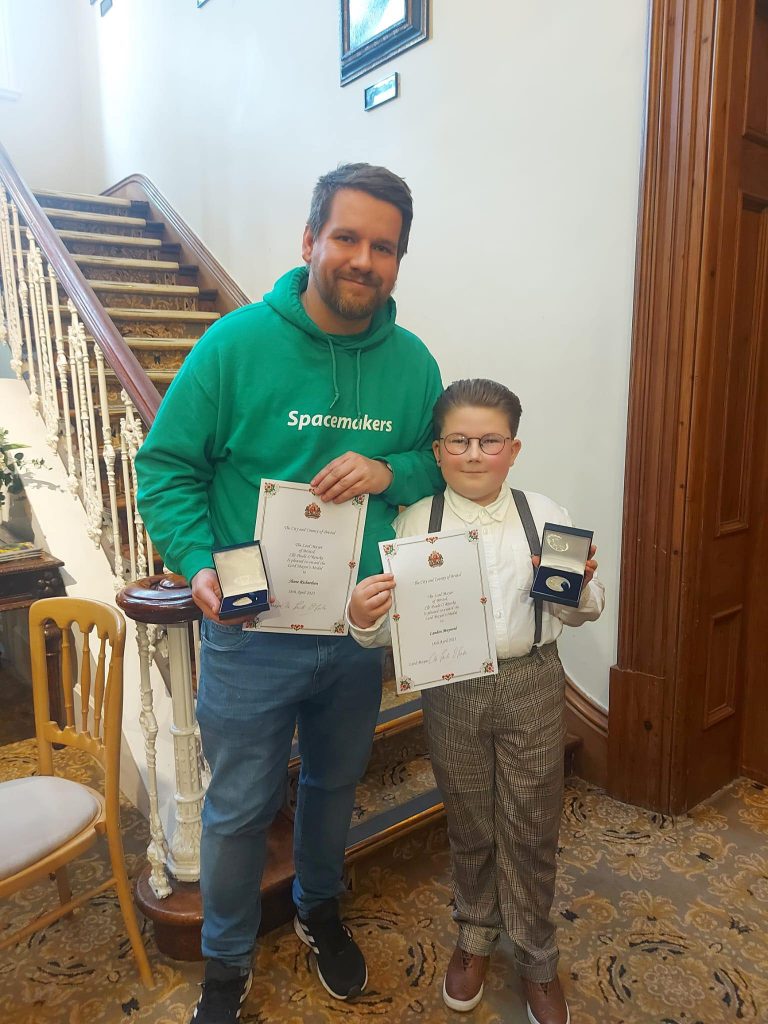 Two Hartcliffe resisdents are awarded in the 2023 Lord Mayors Unsung Heros Awards.
