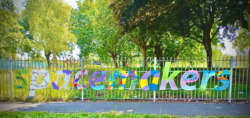 What a fantastic piece of art, as designed by the people of Hartcliffe & Withywood and installed by Duncan